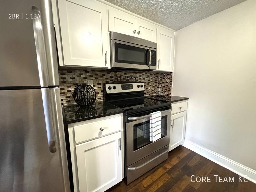 Townhouse for rent at 4427 Holly St #C, Kansas City, MO 64111