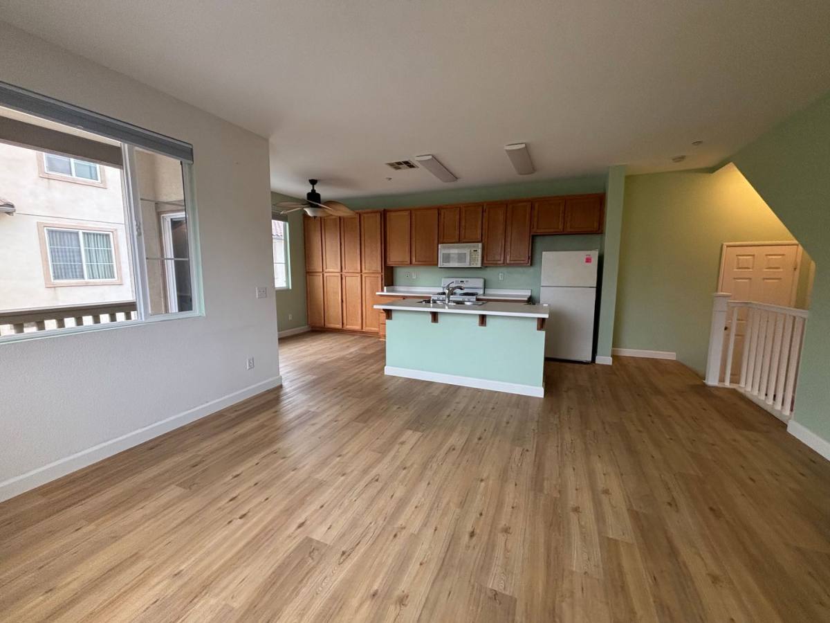 Townhouse for rent at 2364 Calle Sabroso, Chula Vista, CA 91914