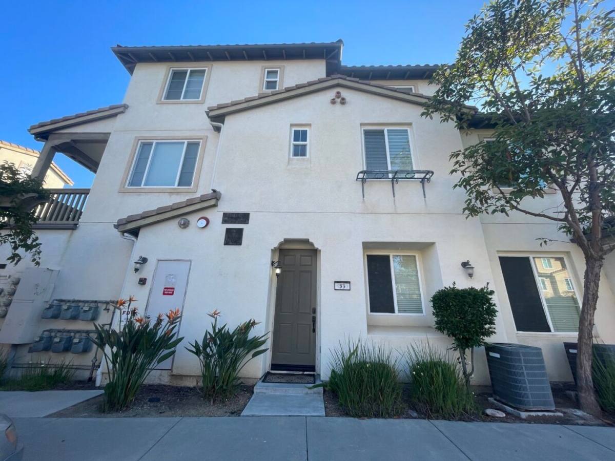 Townhouse for rent at 2364 Calle Sabroso, Chula Vista, CA 91914