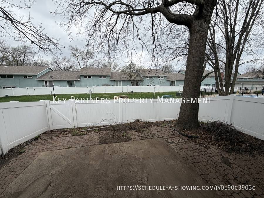 Townhouse for rent at 6524 W 51st St, Mission, KS 66202