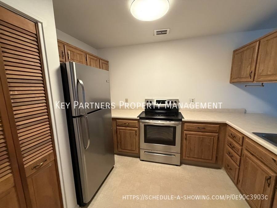 Townhouse for rent at 6524 W 51st St, Mission, KS 66202