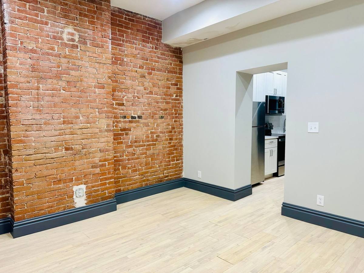 Apartment for rent at 1952-1954 Cherokee St, Saint Louis, MO 63118