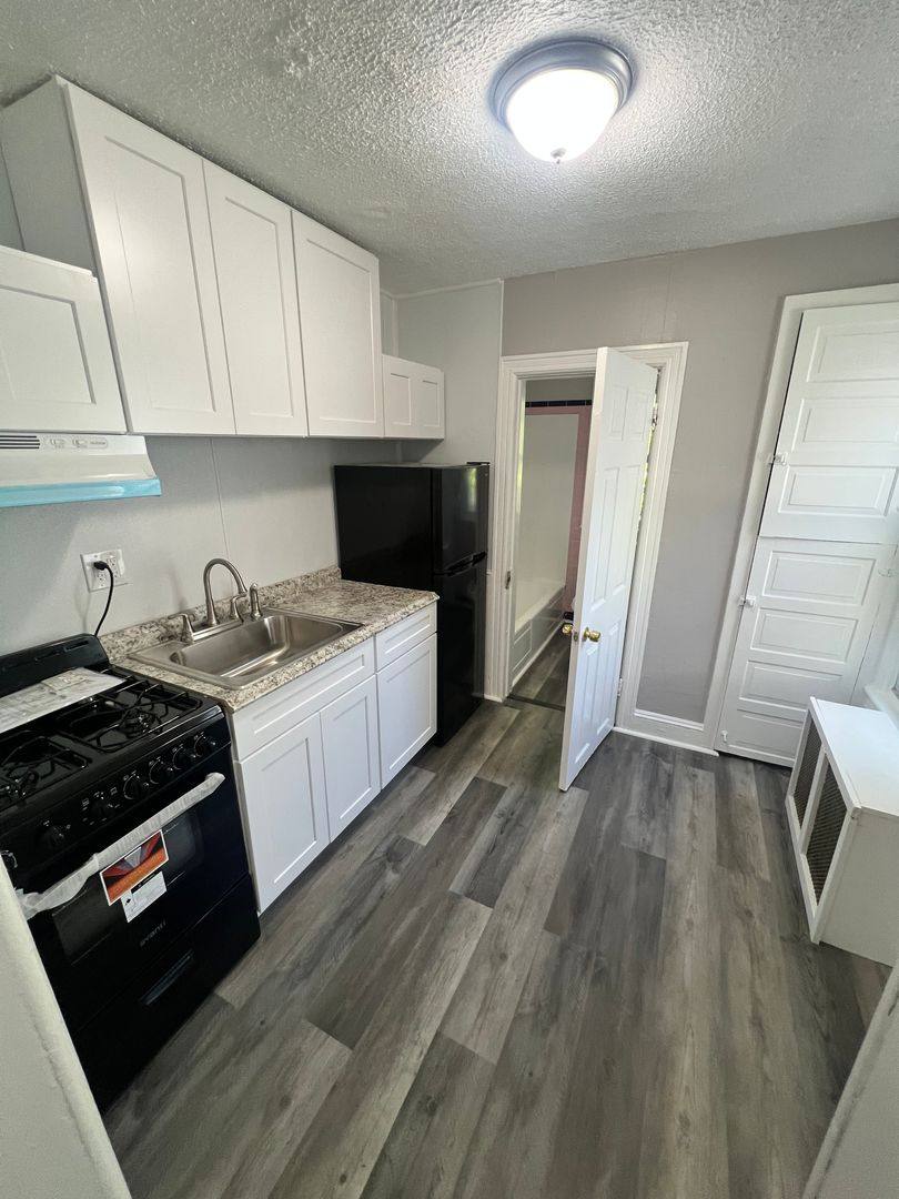 Apartment for rent at 403 Cummings Ave, Trenton, NJ 08611