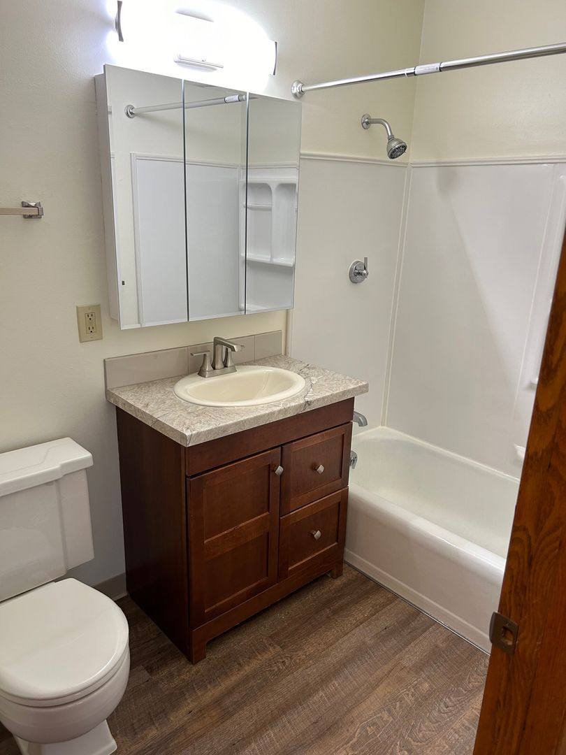 Apartment for rent at 1007 School Ave, Sheboygan, WI 53083