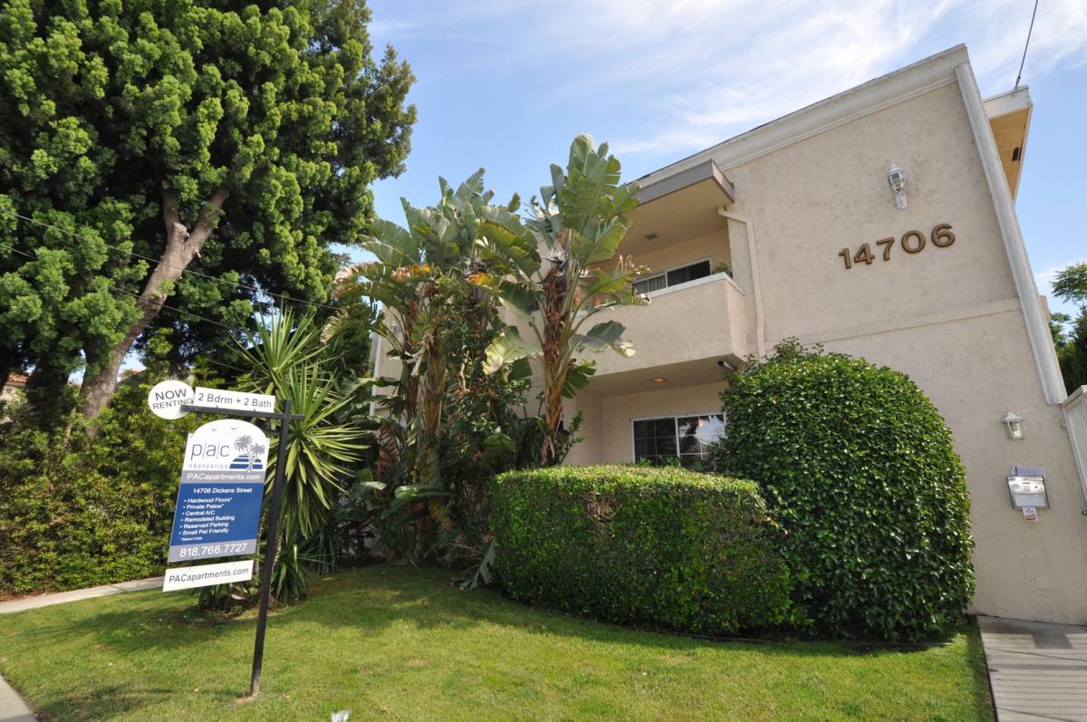 Apartment for rent at 14706 Dickens St, Sherman Oaks, CA 91403
