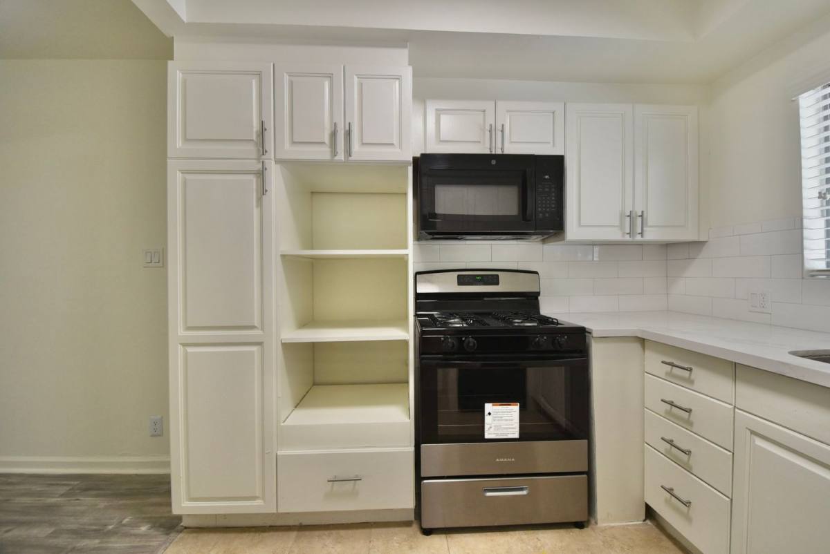 Apartment for rent at 14706 Dickens St, Sherman Oaks, CA 91403
