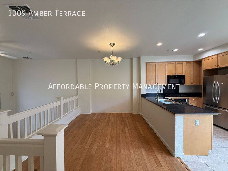 Townhouse for rent at 1009 Amber Terrace, Union City, CA 94587