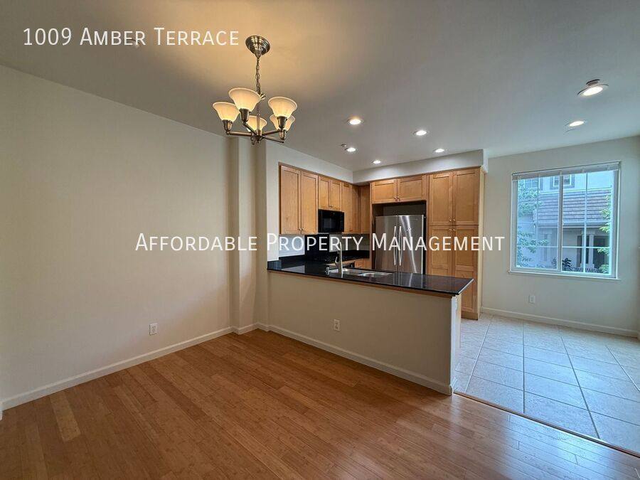 Townhouse for rent at 1009 Amber Terrace, Union City, CA 94587