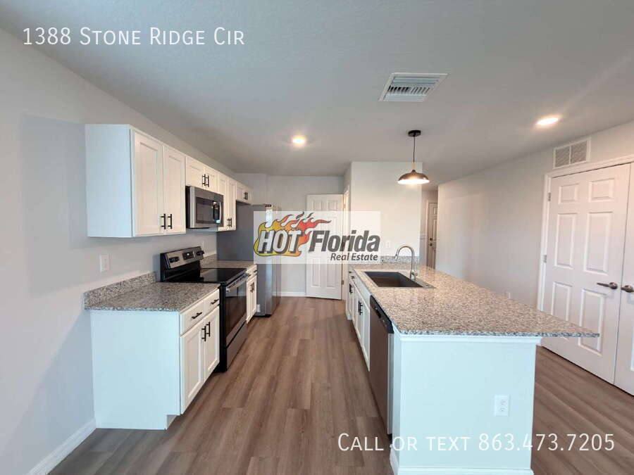 House for rent at 1388 Stone Ridge Circle, Sebring, FL 33870