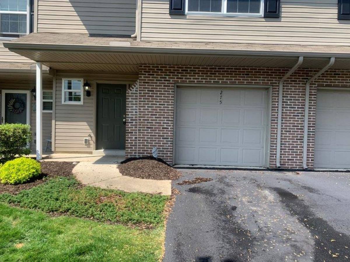 Townhouse for rent at 275 Thrush Dr, Hummelstown, PA 17036