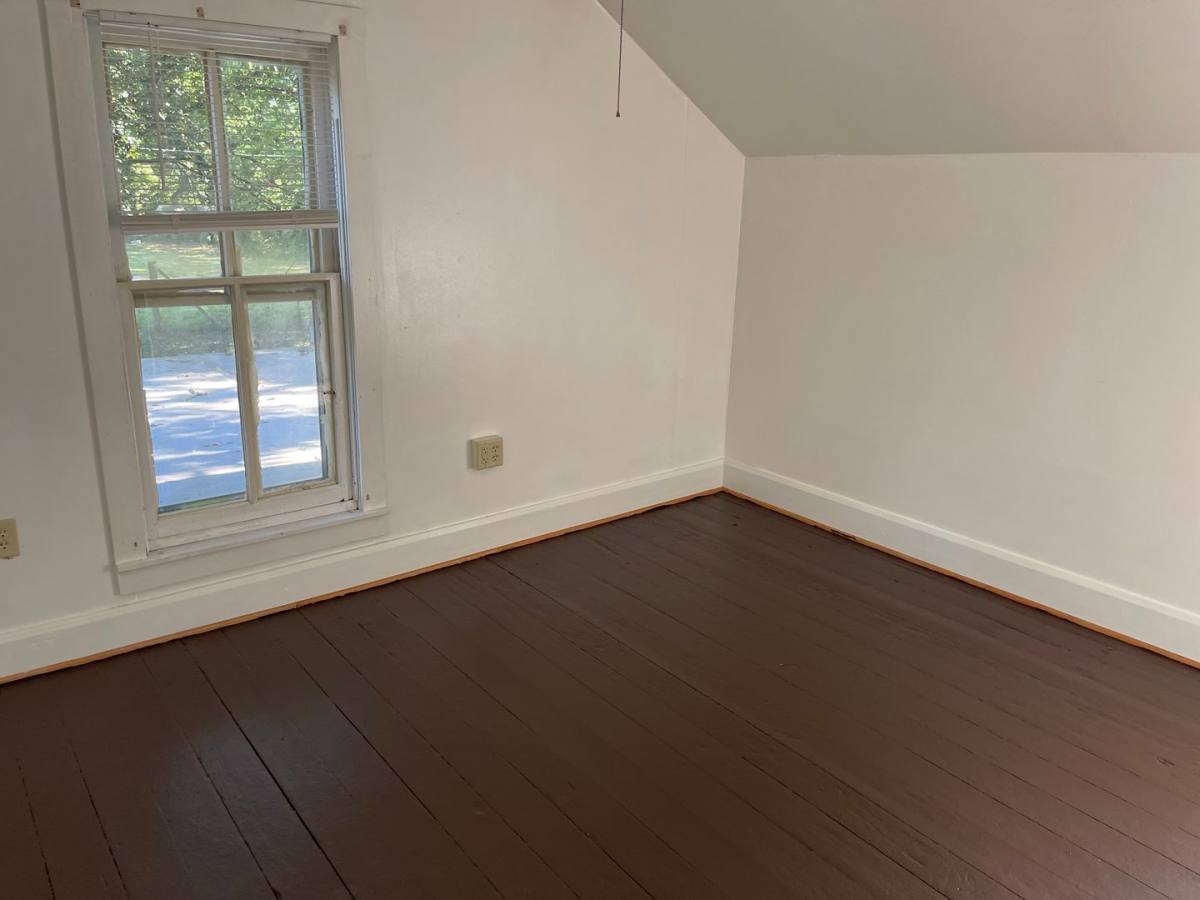 House for rent at 504 E 10th St, Newton, KS 67114