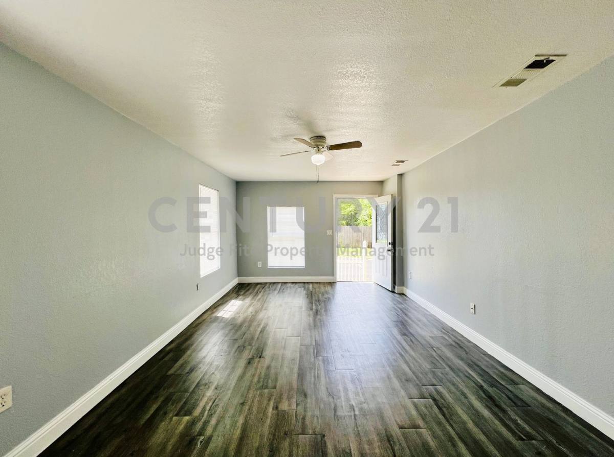 House for rent at 2621 E 12th St, Fort Worth, TX 76111