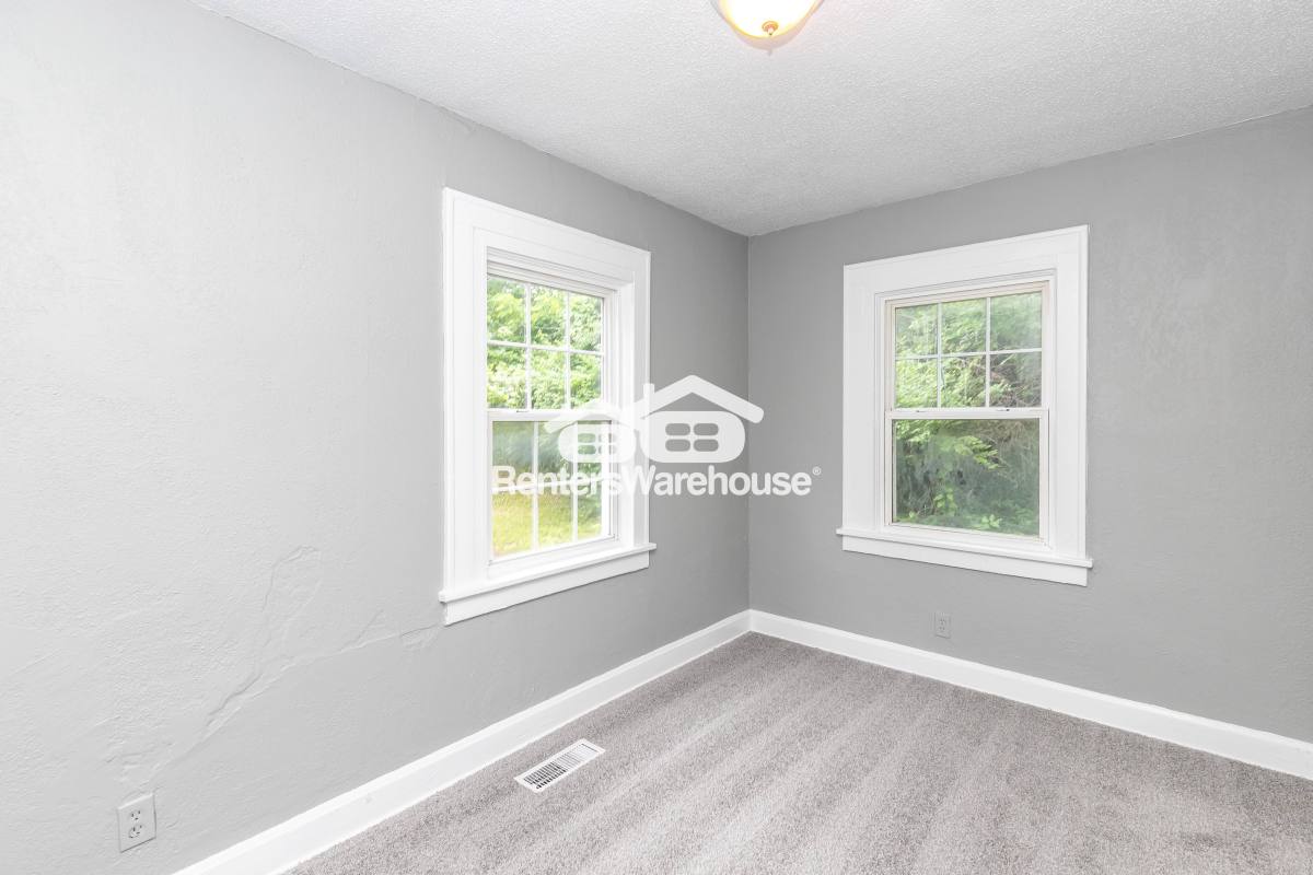 Townhouse for rent at 4228 Virginia Ave #1, Kansas City, MO 64110