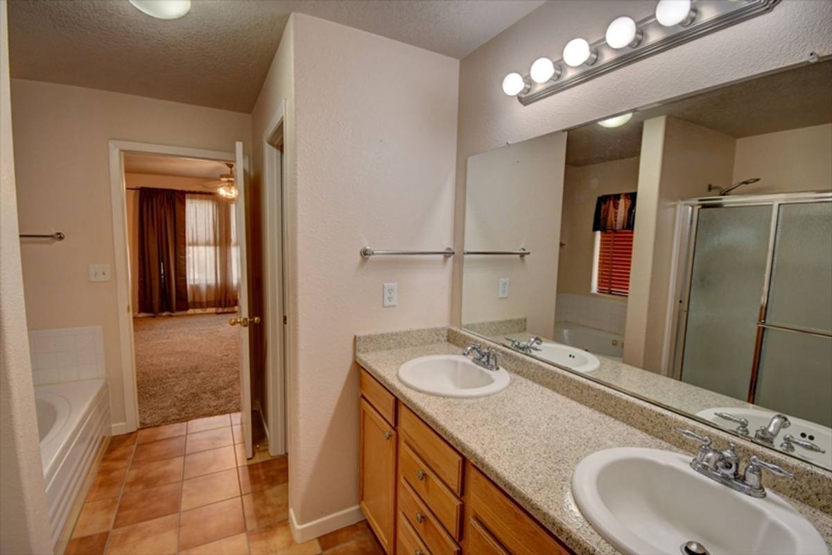 House for rent at 2011 Dillon Dr NE, Rio Rancho, NM 87124