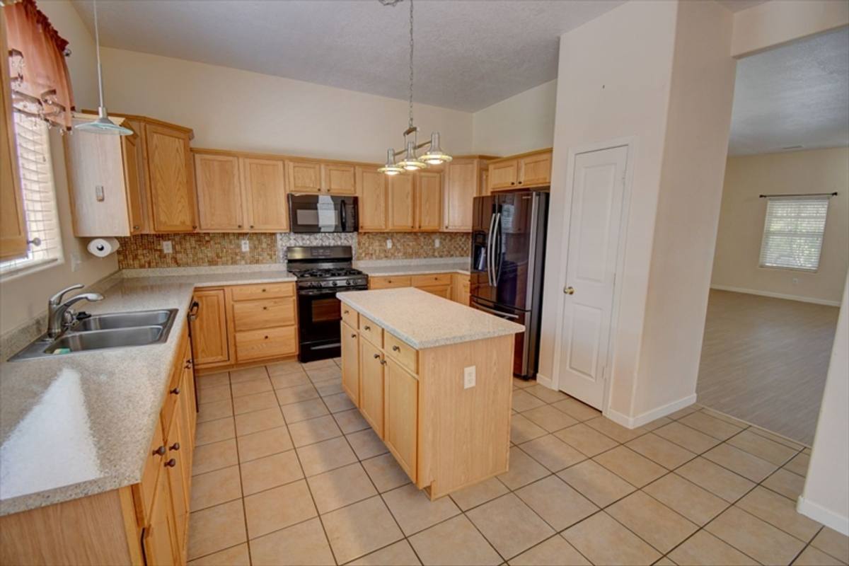 House for rent at 2011 Dillon Dr NE, Rio Rancho, NM 87124