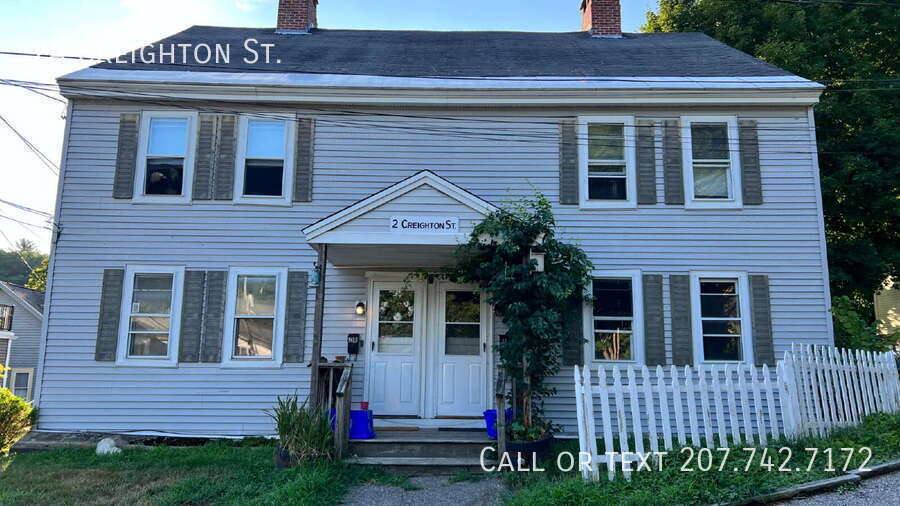 Apartment for rent at 2A Creighton St, Newmarket, NH 03857