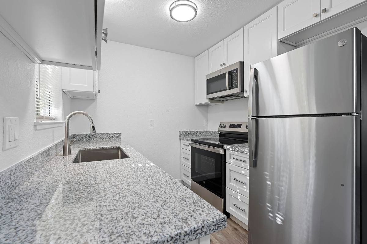 Apartment for rent at 802-816 Lincoln Ave, Napa, CA 94558