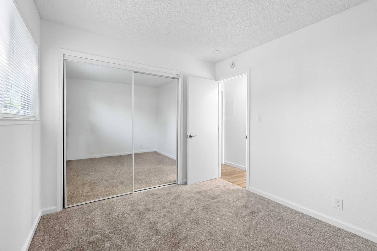 Apartment for rent at 802-816 Lincoln Ave, Napa, CA 94558