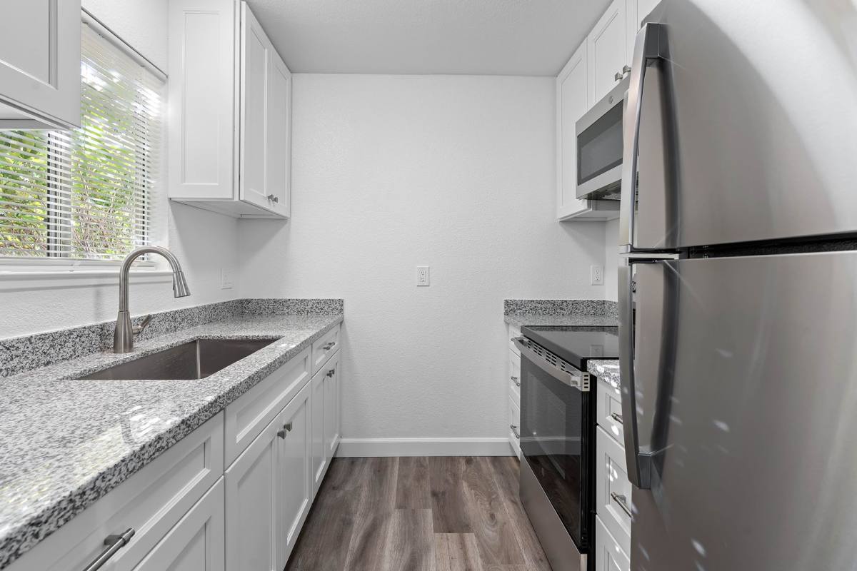 Apartment for rent at 802-816 Lincoln Ave, Napa, CA 94558