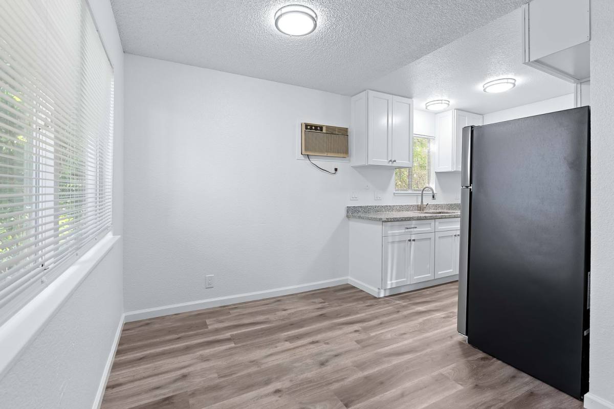 Apartment for rent at 802-816 Lincoln Ave, Napa, CA 94558