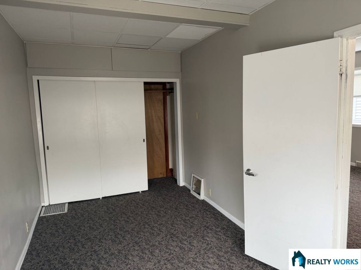 Apartment for rent at 1018 Charleston St, Lincoln, NE 68508