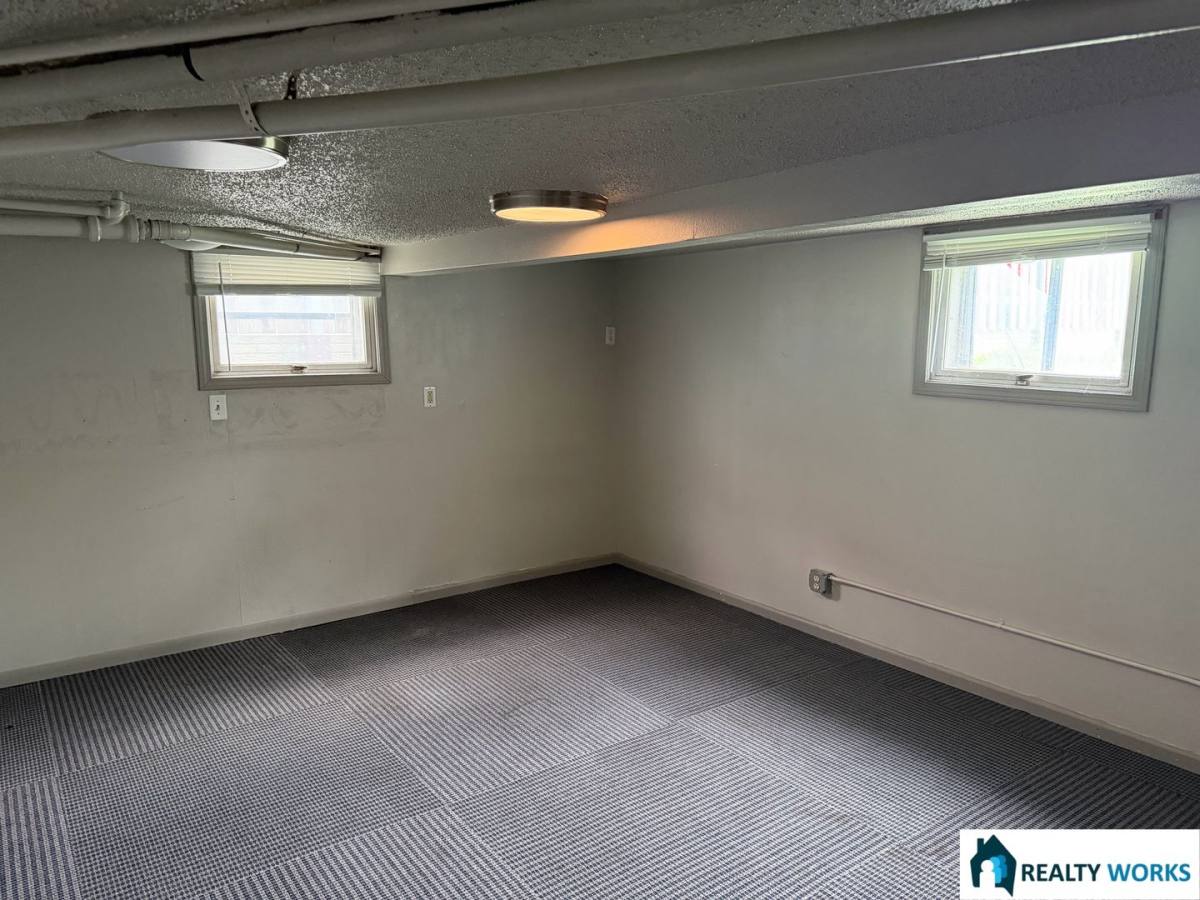 Apartment for rent at 1018 Charleston St, Lincoln, NE 68508