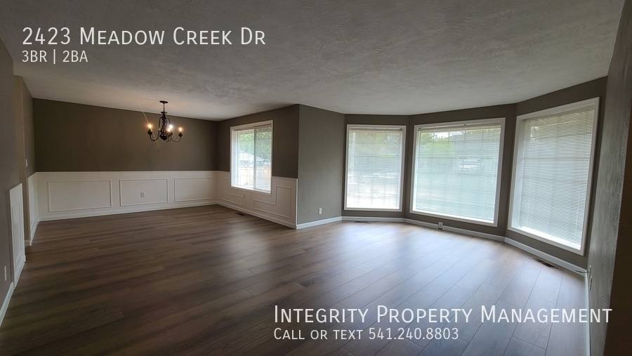 House for rent at 2423 Meadow Creek Dr, Medford, OR 97504