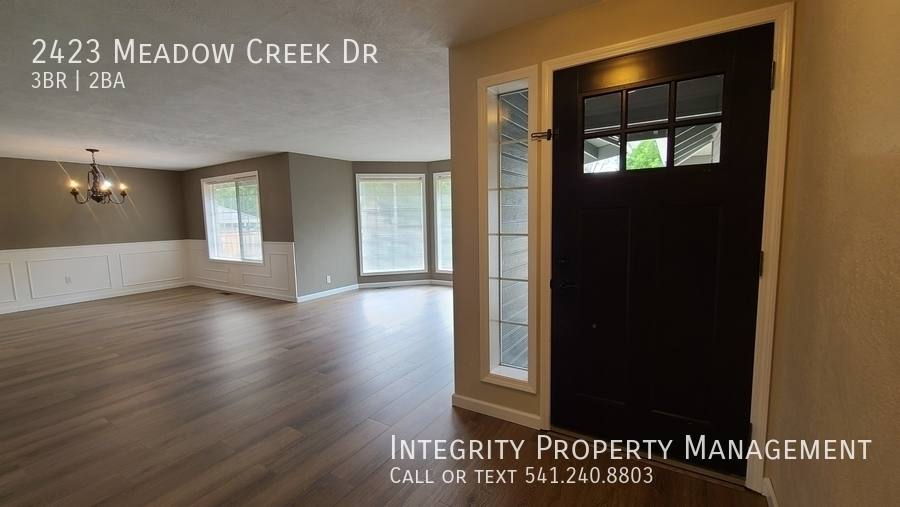 House for rent at 2423 Meadow Creek Dr, Medford, OR 97504
