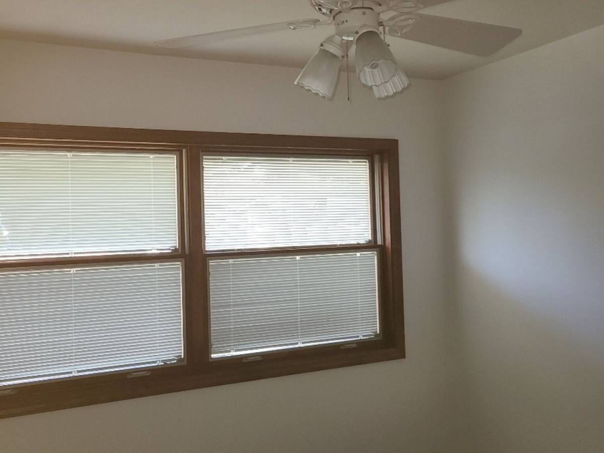 House for rent at 1670 Fairmount Dr, Florissant, MO 63033