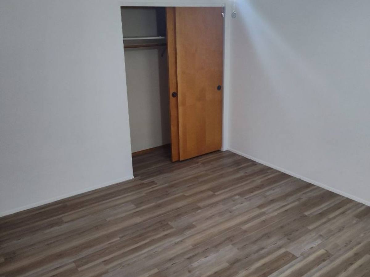 House for rent at 1670 Fairmount Dr, Florissant, MO 63033