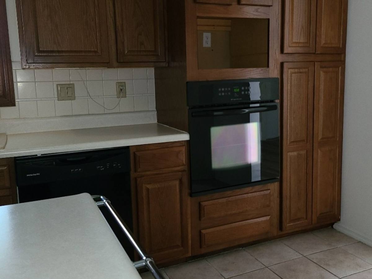 House for rent at 1670 Fairmount Dr, Florissant, MO 63033