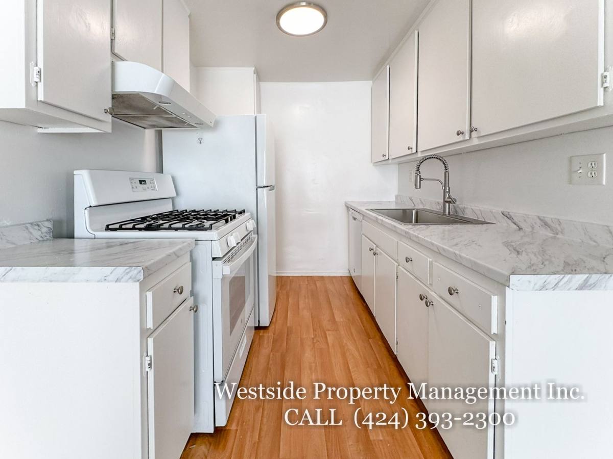 Apartment for rent at 1111 Lincoln Blvd #7, Santa Monica, CA 90403