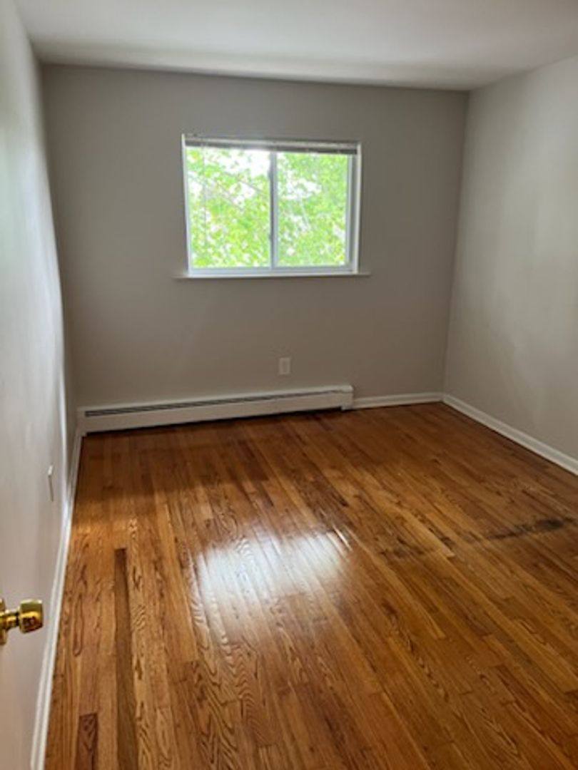 Apartment for rent at 19 Kuhlthau Ave, Milltown, NJ 08850