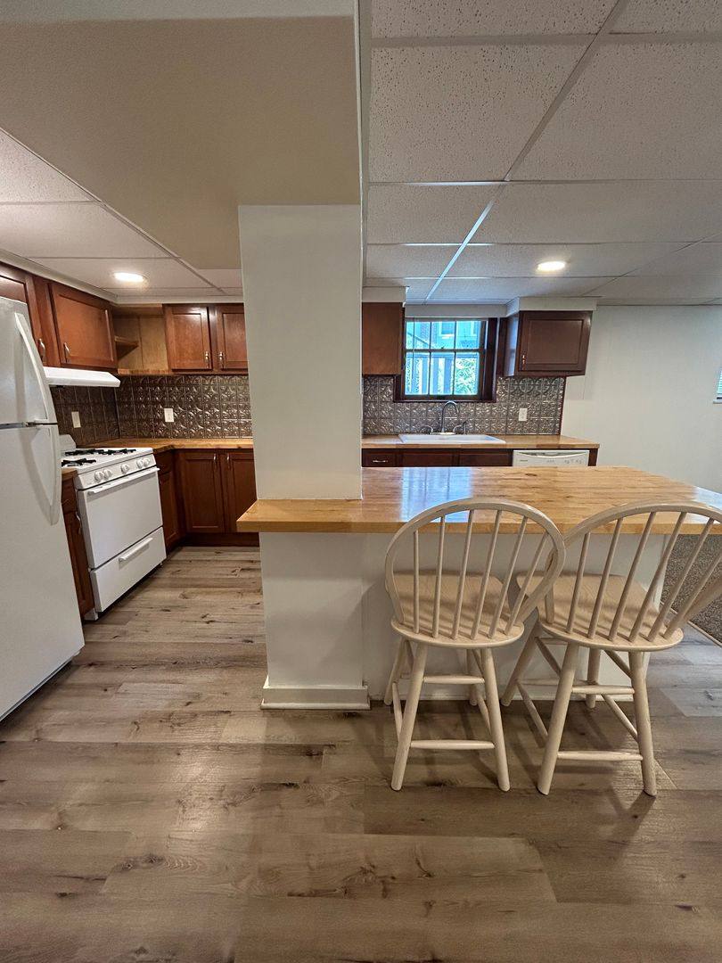 Apartment for rent at 4124 Davenport St, Omaha, NE 68131