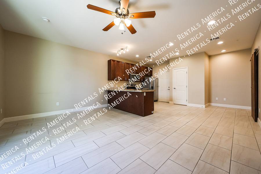 Townhouse for rent at 1406 W Main St #121, Mesa, AZ 85201