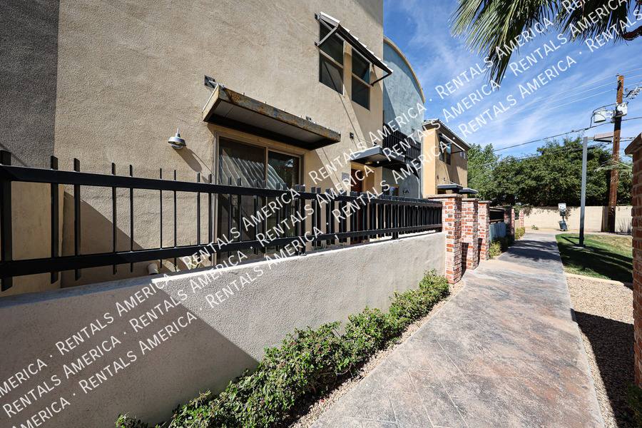 Townhouse for rent at 1406 W Main St #121, Mesa, AZ 85201