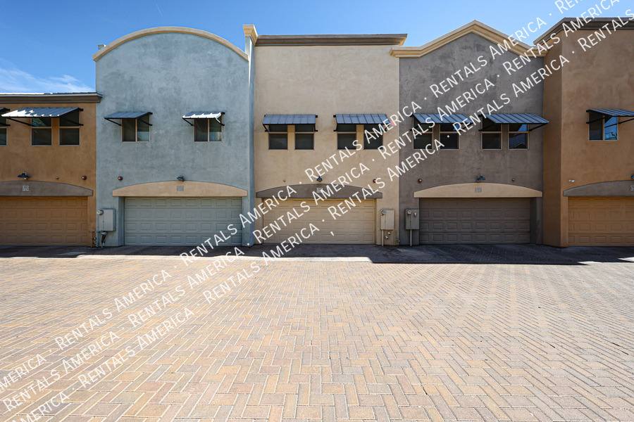 Townhouse for rent at 1406 W Main St #121, Mesa, AZ 85201