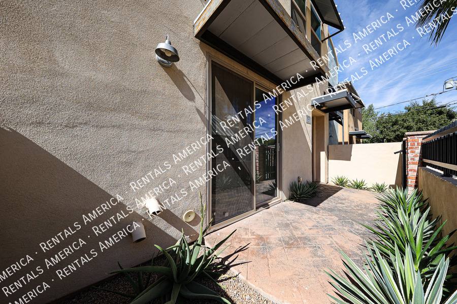 Townhouse for rent at 1406 W Main St #121, Mesa, AZ 85201