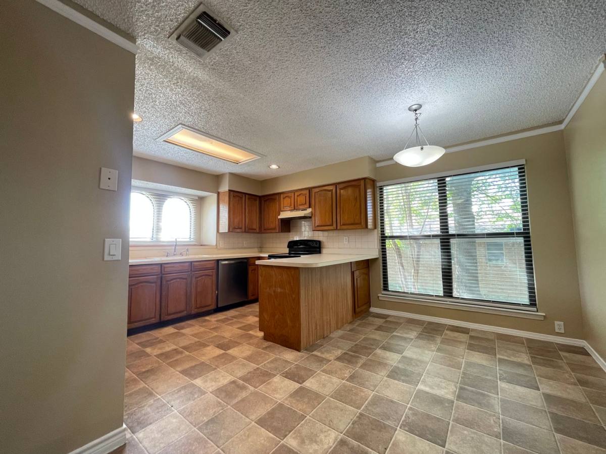 House for rent at 2917 Elsinor Dr, Fort Worth, TX 76116
