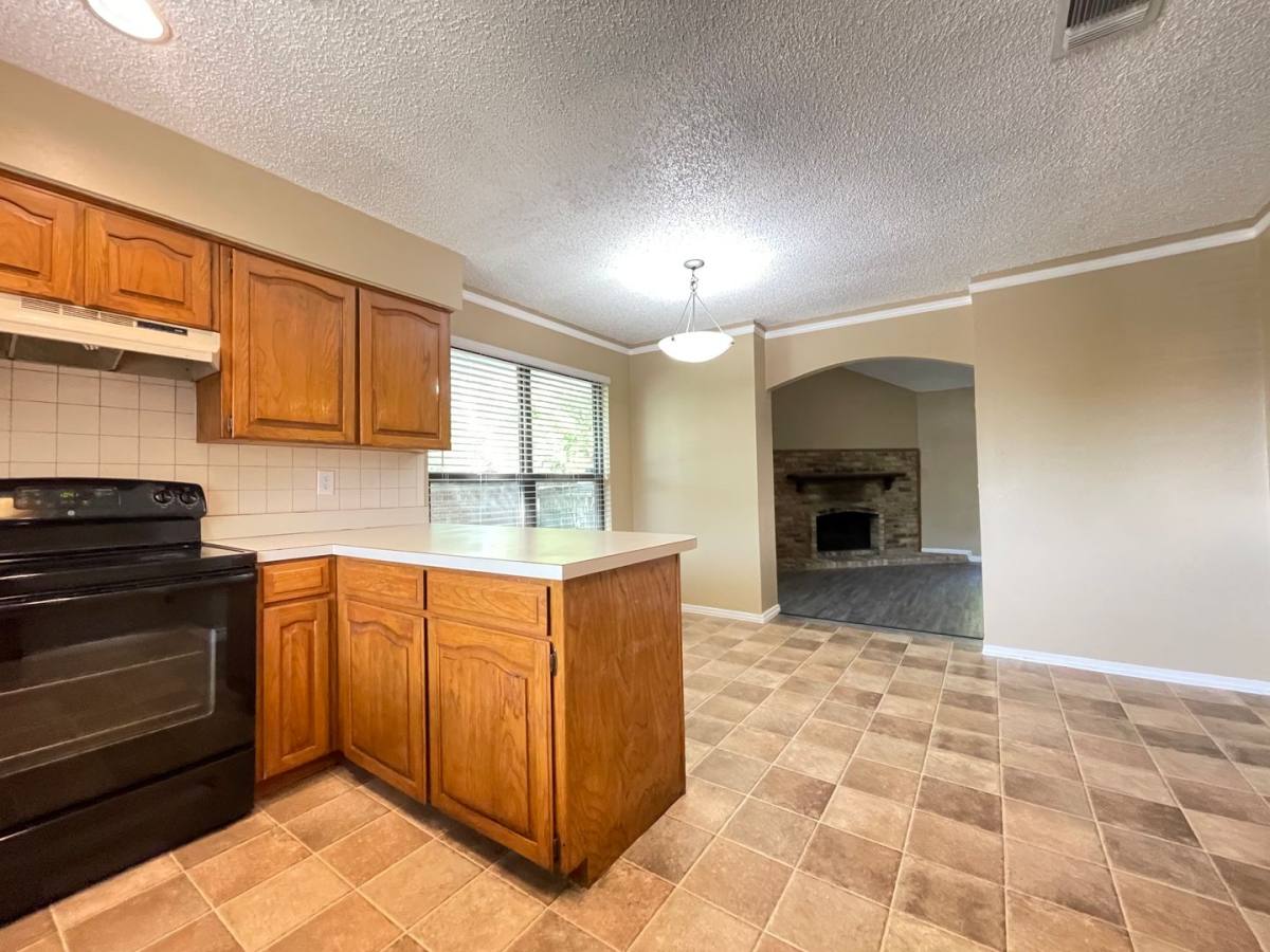 House for rent at 2917 Elsinor Dr, Fort Worth, TX 76116