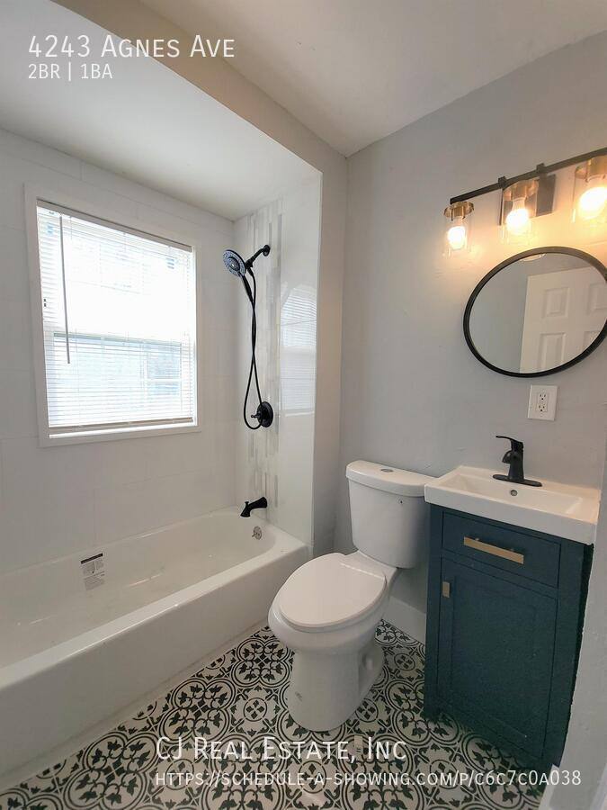 House for rent at 4243 Agnes Ave, Kansas City, MO 64130