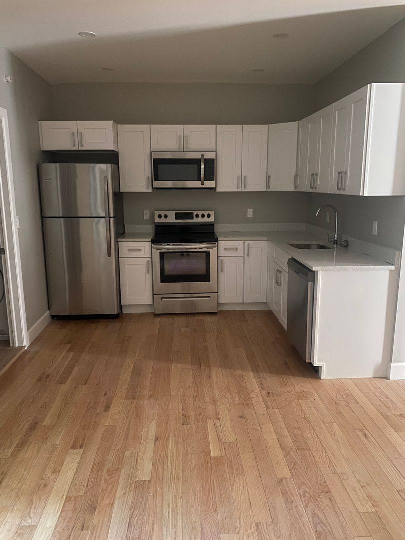 Apartment for rent at 798 Broadway, Albany, NY 12207