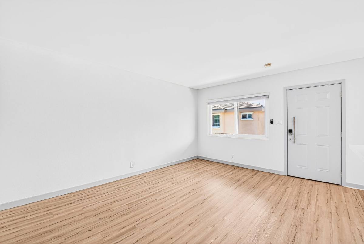 Apartment for rent at 359 E Esther St, Long Beach, CA 90813