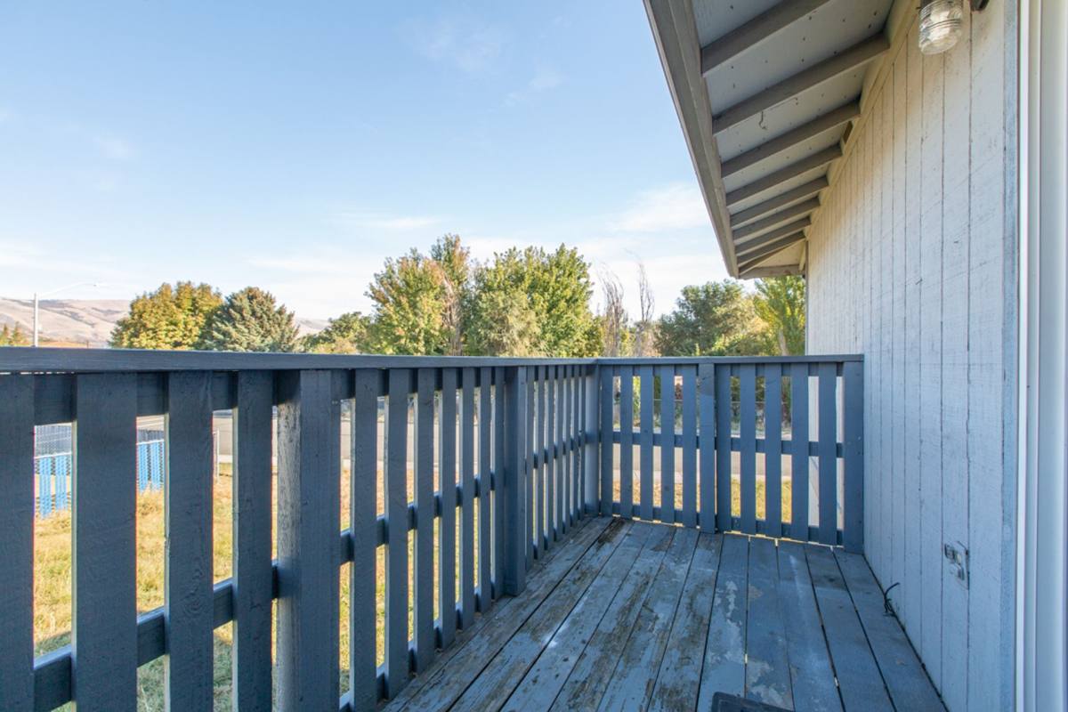 Apartment for rent at 1019 Pomona St W, The Dalles, OR 97058