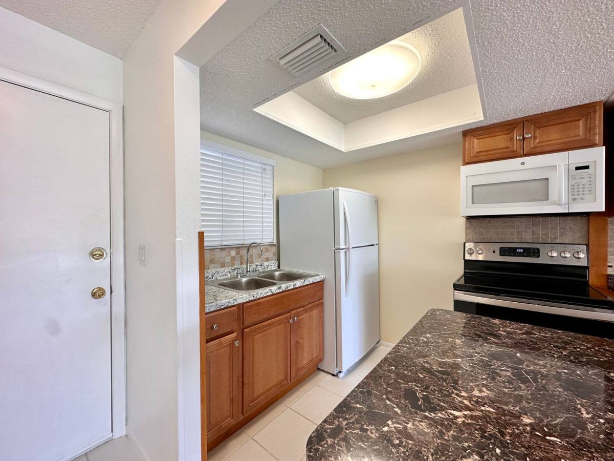 Apartment for rent at 1001 W Marion Ave, Punta Gorda, FL 33950
