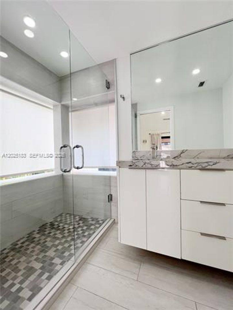 Townhouse for rent at 1890 Brickell Ave, Miami, FL 33129