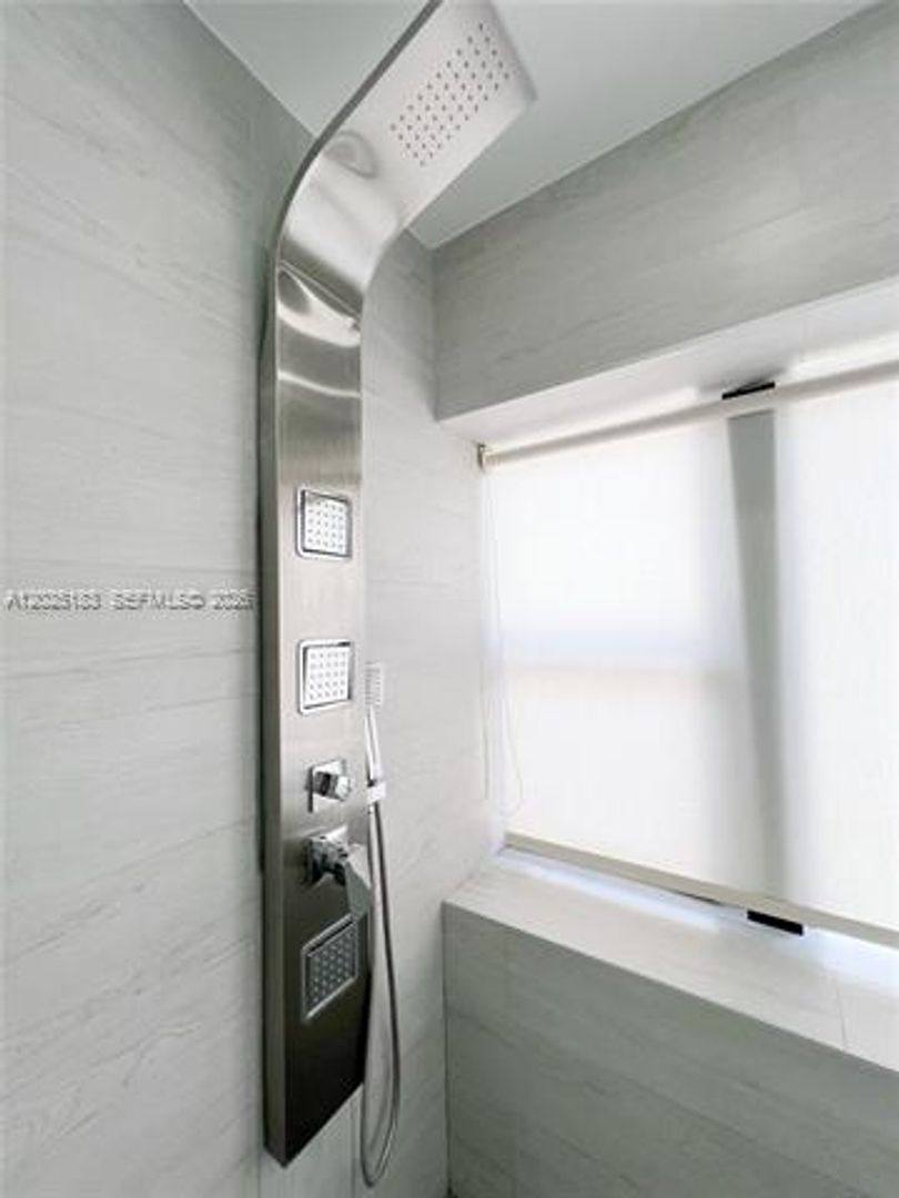 Townhouse for rent at 1890 Brickell Ave, Miami, FL 33129