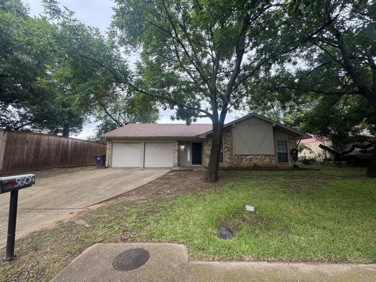 House for rent at 5604 Fireside Dr, Arlington, TX 76016