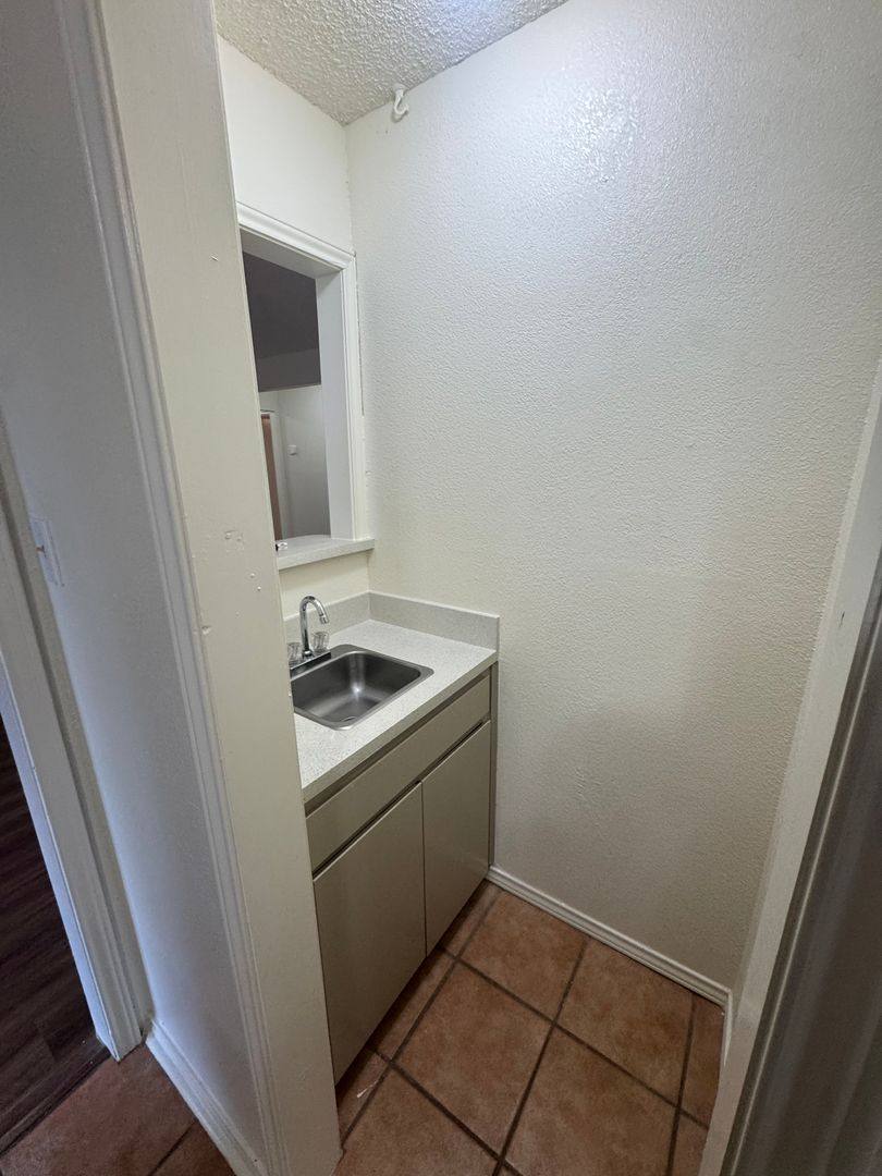 House for rent at 5604 Fireside Dr, Arlington, TX 76016