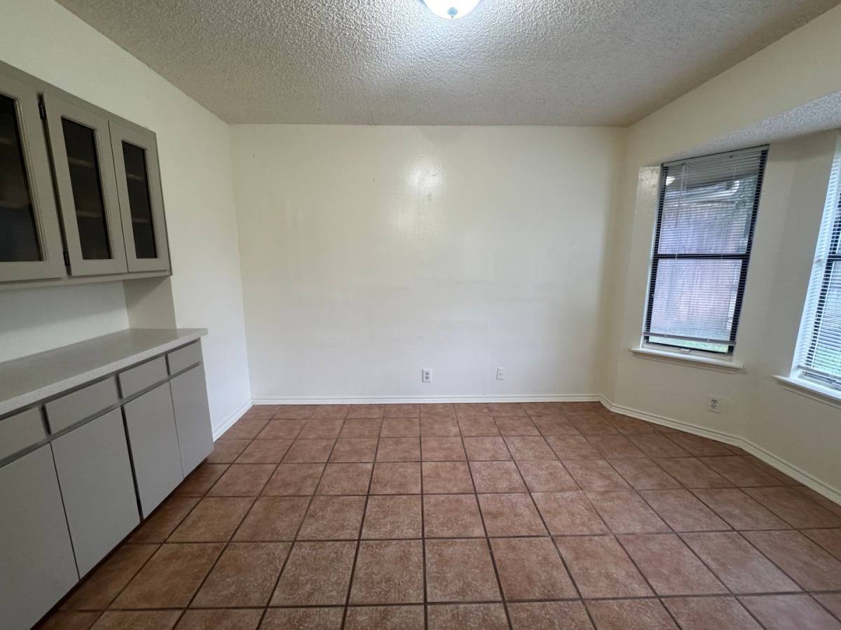 House for rent at 5604 Fireside Dr, Arlington, TX 76016